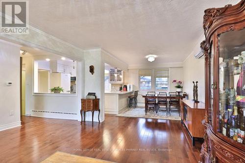 298 Burnhamthorpe Road, Toronto, ON - Indoor