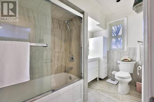 298 Burnhamthorpe Road, Toronto, ON - Indoor Photo Showing Bathroom