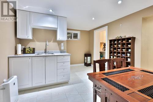 298 Burnhamthorpe Road, Toronto, ON - Indoor