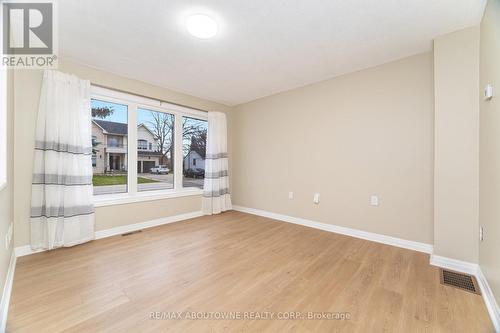 983 Cleta Street, Burlington, ON - Indoor Photo Showing Other Room
