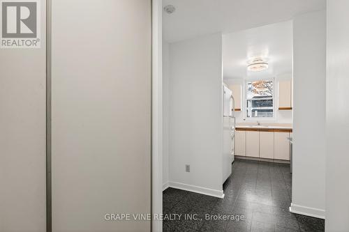102 - 50 Burnside Avenue, Ottawa, ON - Indoor