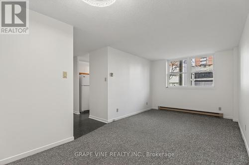 102 - 50 Burnside Avenue, Ottawa, ON - Indoor Photo Showing Other Room