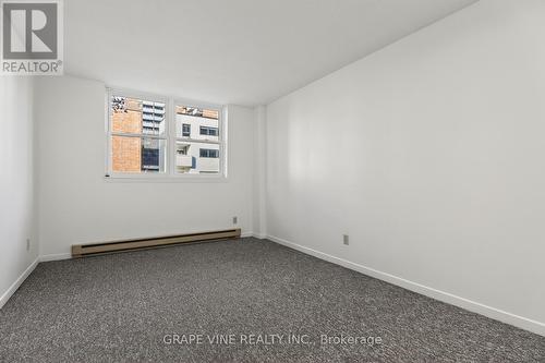 102 - 50 Burnside Avenue, Ottawa, ON - Indoor Photo Showing Other Room