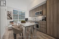 204 - 15 RICHARDSON STREET  Toronto, ON M5A 0Y5