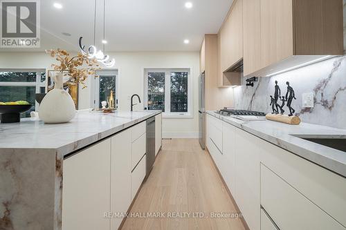 116 Kennard Avenue, Toronto, ON - Indoor Photo Showing Kitchen With Upgraded Kitchen
