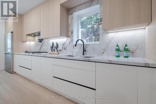 116 Kennard Avenue, Toronto, ON - Indoor Photo Showing Kitchen With Upgraded Kitchen