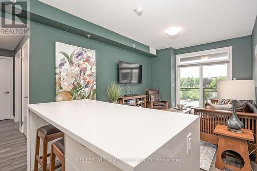 302 - 457 Plains Road E, Burlington, ON - Indoor