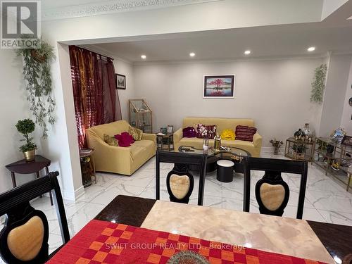 17 Graybark Crescent, Toronto, ON - Indoor