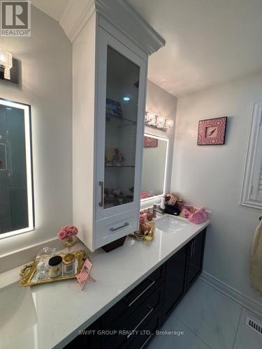 17 Graybark Crescent, Toronto, ON - Indoor Photo Showing Bathroom