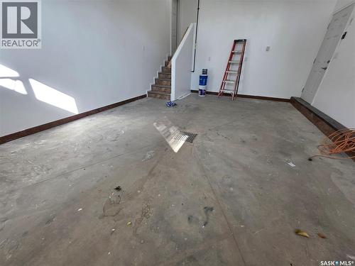 720 O Avenue S, Saskatoon, SK - Indoor