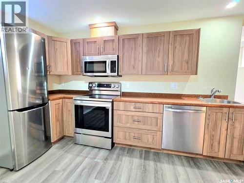 720 O Avenue S, Saskatoon, SK - Indoor Photo Showing Kitchen