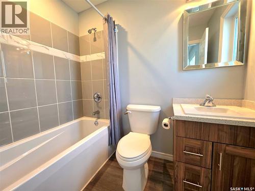 720 O Avenue S, Saskatoon, SK - Indoor Photo Showing Bathroom