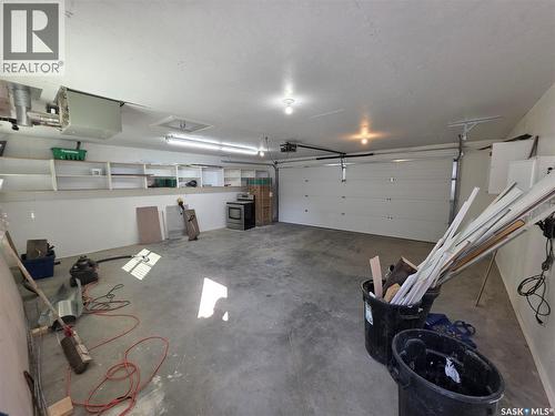720 O Avenue S, Saskatoon, SK - Indoor Photo Showing Garage