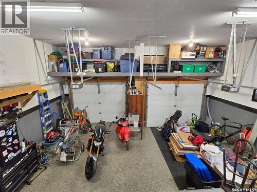 228 Floyd Court, Warman, SK - Indoor Photo Showing Garage
