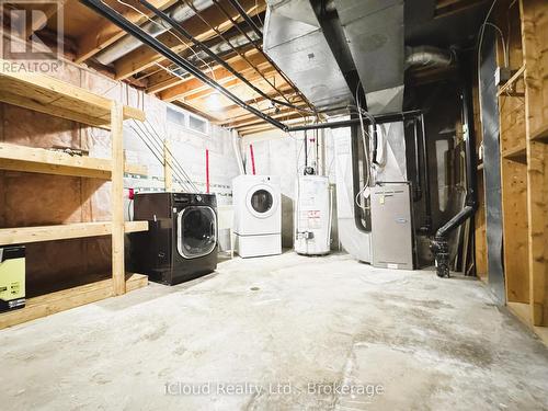20 Daybreak Drive, London East, ON - Indoor Photo Showing Laundry Room