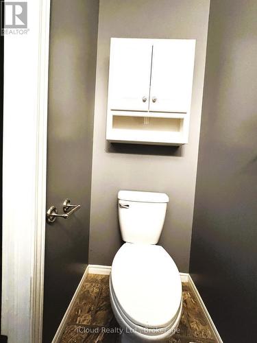 20 Daybreak Drive, London East, ON - Indoor Photo Showing Bathroom