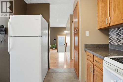 1122 Ferguson Crescent, Regina, SK - Indoor Photo Showing Kitchen