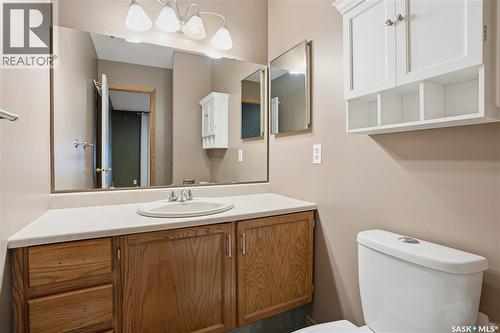 1122 Ferguson Crescent, Regina, SK - Indoor Photo Showing Bathroom
