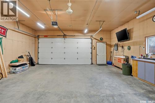 1122 Ferguson Crescent, Regina, SK - Indoor Photo Showing Garage
