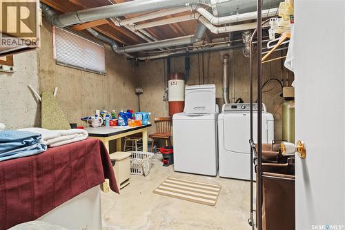182 Scarth Street N, Regina, SK - Indoor Photo Showing Laundry Room