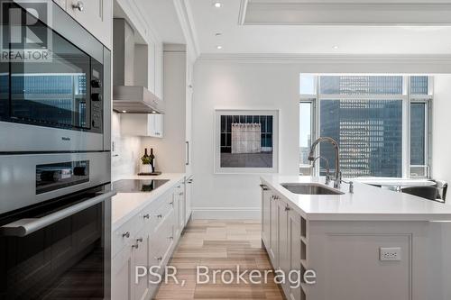 3605 - 311 Bay Street, Toronto, ON - Indoor Photo Showing Kitchen With Upgraded Kitchen