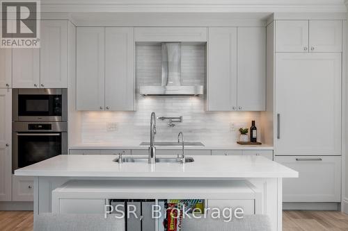 3605 - 311 Bay Street, Toronto, ON - Indoor Photo Showing Kitchen With Upgraded Kitchen