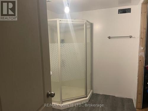 27 First Avenue, Quinte West (Trenton Ward), ON - Indoor Photo Showing Bathroom