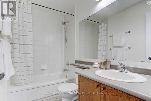 2221 Amberglen Court, Oakville, ON - Indoor Photo Showing Bathroom