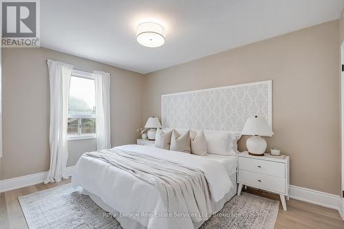397 Bartos Drive, Oakville (Co Central), ON - Indoor Photo Showing Bedroom
