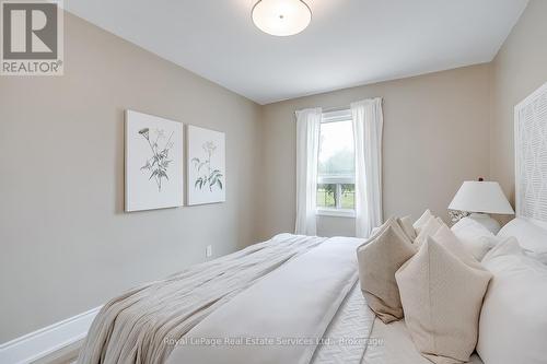 397 Bartos Drive, Oakville (Co Central), ON - Indoor Photo Showing Bedroom