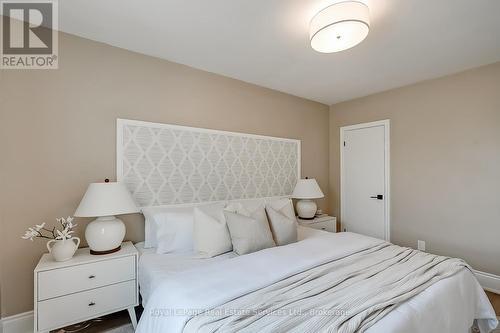 397 Bartos Drive, Oakville (Co Central), ON - Indoor Photo Showing Bedroom