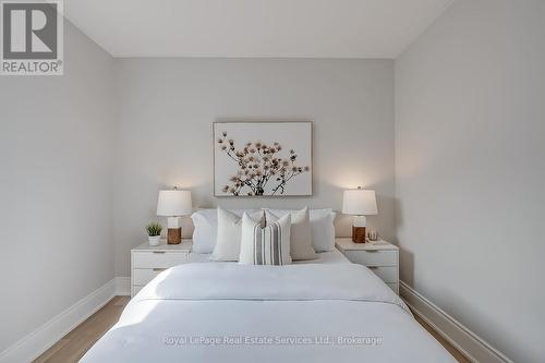 397 Bartos Drive, Oakville (Co Central), ON - Indoor Photo Showing Bedroom
