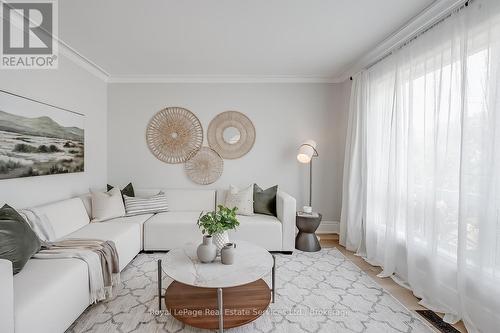 397 Bartos Drive, Oakville (Co Central), ON - Indoor Photo Showing Living Room