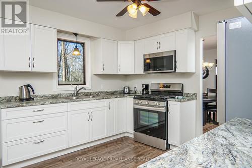 371 Maple Avenue, Deseronto (Deseronto (Town)), ON - Indoor Photo Showing Kitchen