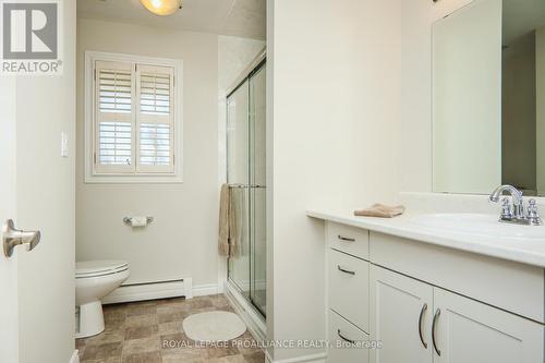 371 Maple Avenue, Deseronto (Deseronto (Town)), ON - Indoor Photo Showing Bathroom