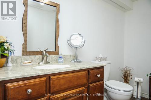 371 Maple Avenue, Deseronto (Deseronto (Town)), ON - Indoor Photo Showing Bathroom