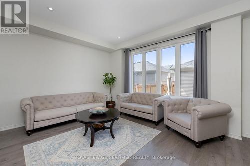 2 - 25 Elliot Street E, Centre Wellington, ON - Indoor Photo Showing Living Room