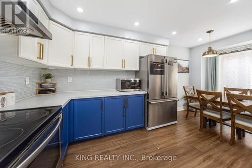 87 Fletcher Circle, Cambridge, ON - Indoor Photo Showing Kitchen With Upgraded Kitchen