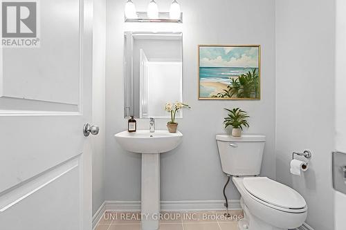 715 Decoeur Drive, Ottawa, ON - Indoor Photo Showing Bathroom