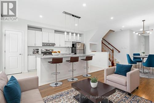 715 Decoeur Drive, Ottawa, ON - Indoor