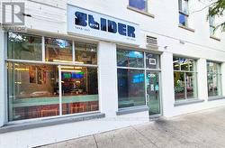 50 GERRARD STREET E  Toronto, ON M5B 1G3