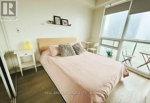 2909 - 65 Bremner Boulevard, Toronto, ON - Indoor Photo Showing Bedroom