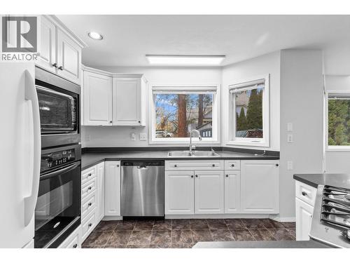 3932 Lakevale Place, Kelowna, BC - Indoor Photo Showing Kitchen With Double Sink