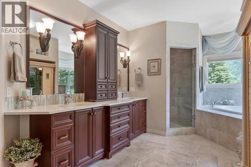 1480 Nighthawk Drive, Castlegar, BC - Indoor Photo Showing Bathroom