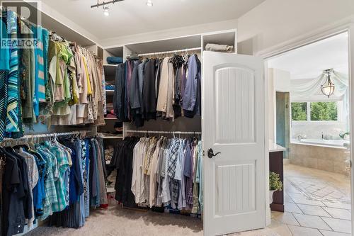 1480 Nighthawk Drive, Castlegar, BC - Indoor With Storage