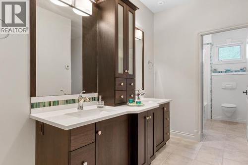 1480 Nighthawk Drive, Castlegar, BC - Indoor Photo Showing Bathroom