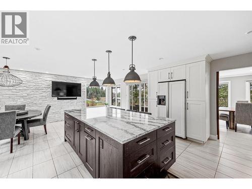 3885 Miller Road, Kelowna, BC - Indoor
