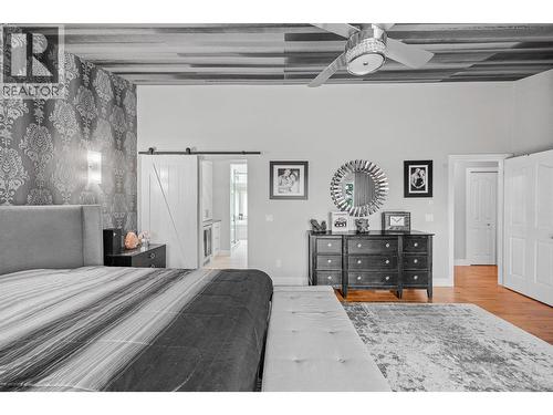 3885 Miller Road, Kelowna, BC - Indoor Photo Showing Bedroom