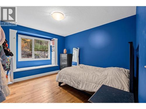 3885 Miller Road, Kelowna, BC - Indoor Photo Showing Bedroom
