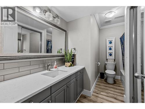 3885 Miller Road, Kelowna, BC - Indoor Photo Showing Bathroom